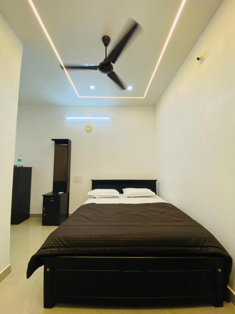 Hotel The Ocean View Ullāl Exterior foto
