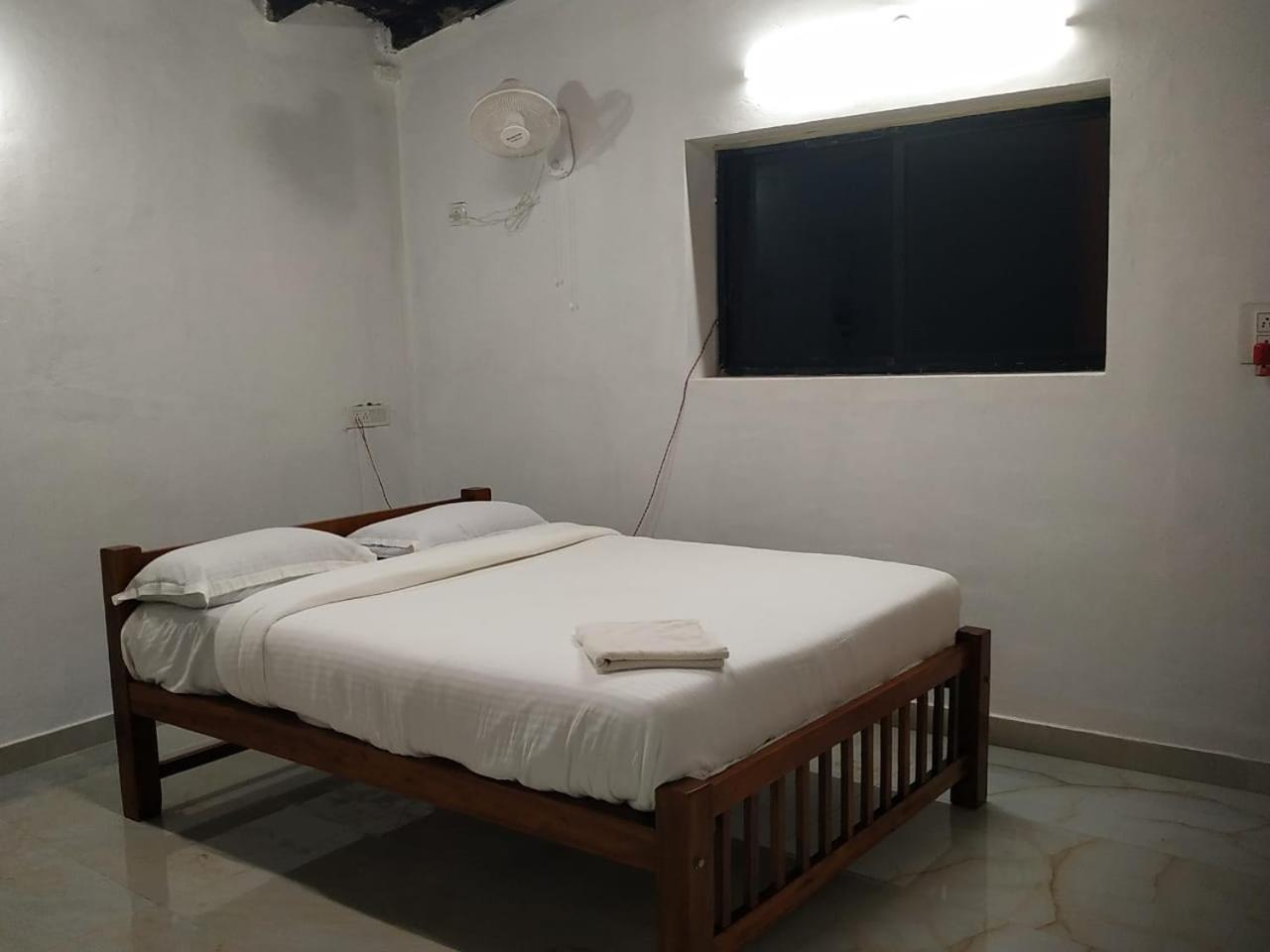 Hotel The Ocean View Ullāl Exterior foto