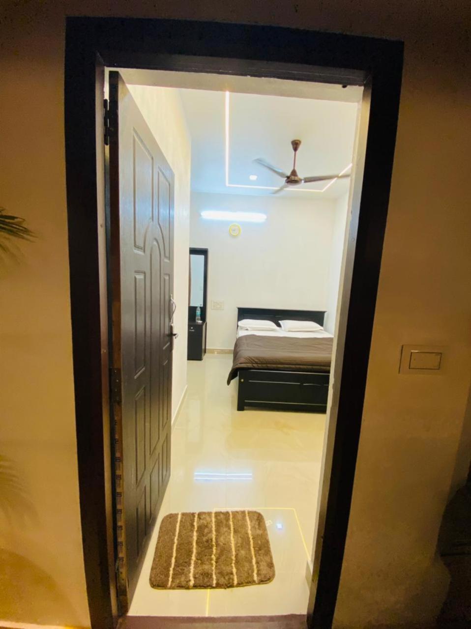 Hotel The Ocean View Ullāl Exterior foto
